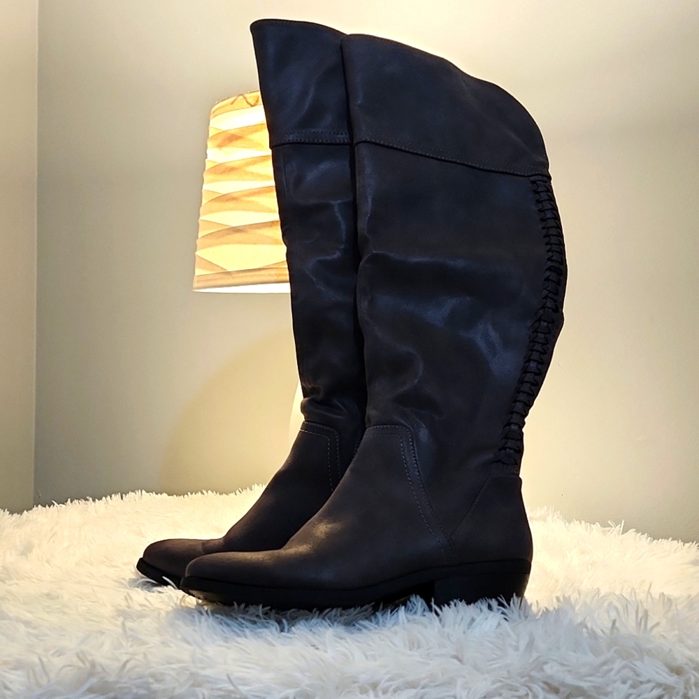 Low-heeled Boot